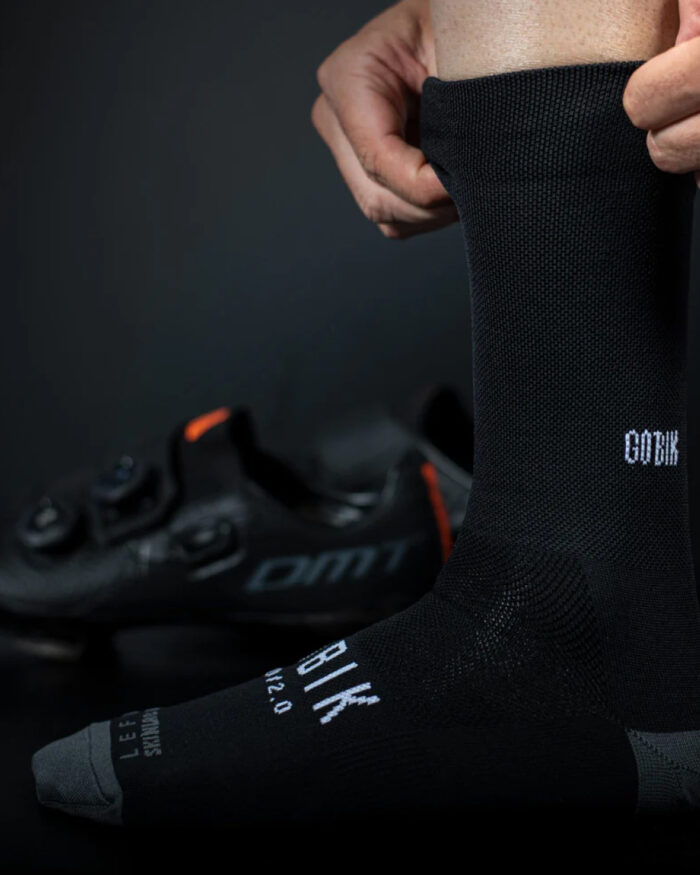 GOBIK Calcetines Unisex Iro 2.0 Black Logo - Imagen 2