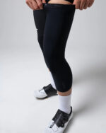 GOBIK Rodilleras Unisex Haru 2.0 Pitch Black - Imagen 2