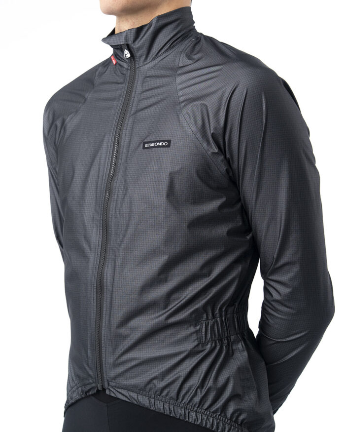 ETXEONDO Capa Unisex Ura Gore-Tex negro - Imagen 5