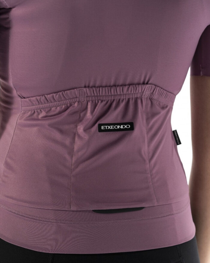 ETXEONDO Maillot Manga Corta Mujer Gara berenjena - Imagen 4