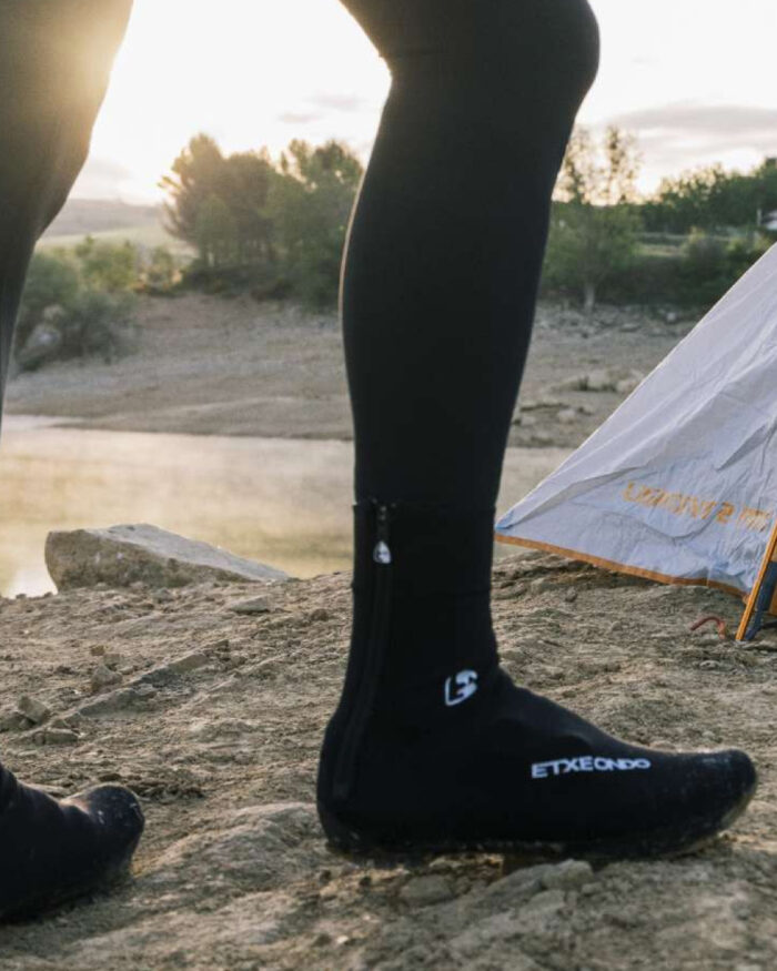 ETXEONDO Cubrezapatillas Gune MTB negro - Imagen 2