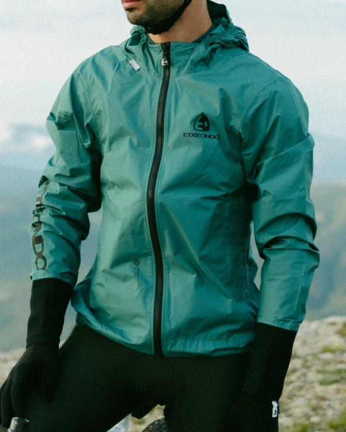 ETXEONDO Chaqueta Unisex Gore-Tex Windstopper Mugi negro - Imagen 3