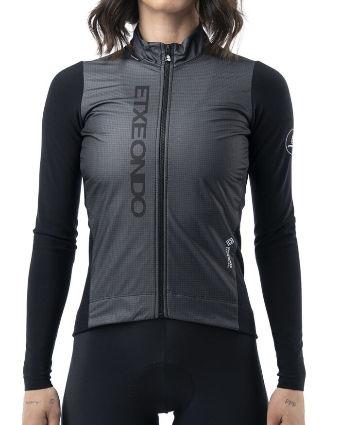 ETXEONDO Chaqueta Mujer Urrun Gore-Tex Windstopper negro - Imagen 3