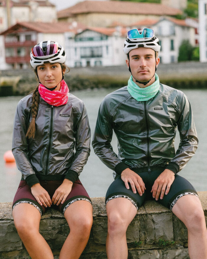 ETXEONDO Capa Cortavientos Hombre Busti negro - Imagen 5