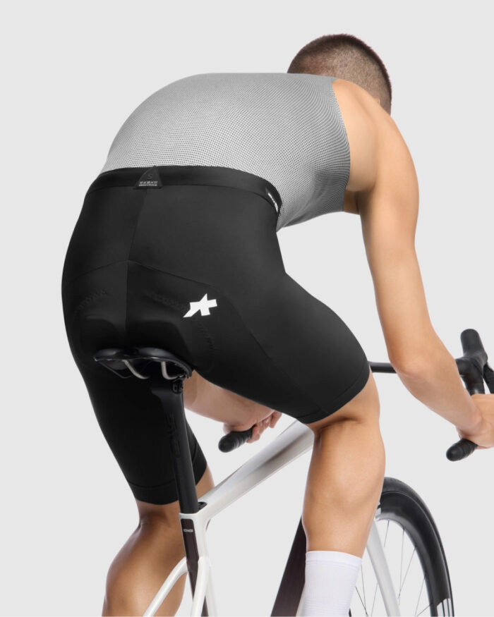 ASSOS Culotte Corto Hombre Sin Tirantes Mille GT S11 Black Series - Imagen 4