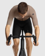 ASSOS Maillot Manga Corta Hombre Mille GTS S11 Terra Sand - Imagen 3