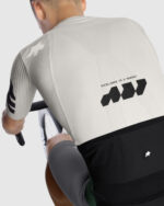 ASSOS Maillot Manga Corta Hombre Equipe RS Something To Say Almond Milk - Imagen 5