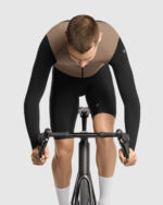 ASSOS Chaqueta Hombre Mille GTS Spring Fall S11 Terra Sand - Imagen 3