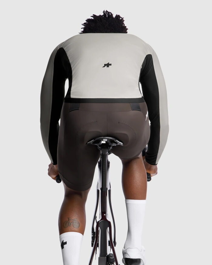 ASSOS Chaqueta Cortavientos Hombre Mille GT S11 Almond Milk - Imagen 4