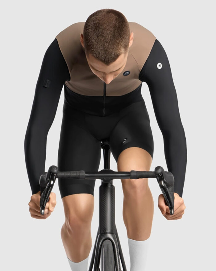 ASSOS Chaleco Hombre Mille GTS Spring Fall S11 Terra Sand - Imagen 3