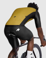 ASSOS Chaleco Hombre Mille GT Golden Yellow - Imagen 4