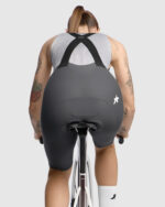ASSOS Culotte Corto Mujer Dyora R  S11 Robust Grey - Imagen 4