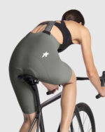 ASSOS Culotte Corto Mujer Dyora R  S11 Edge Green - Imagen 4