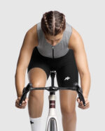 ASSOS Culotte Corto Sin Tirantes Mujer Uma GT S11 Black Series - Imagen 3