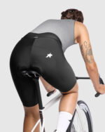 ASSOS Culotte Corto Sin Tirantes Mujer Uma GT S11 Long Black Series - Imagen 4