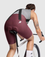 ASSOS Culotte Corto Mujer Uma GT S11 Burgundy Red - Imagen 4