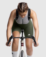 ASSOS Culotte Corto Mujer Uma GT S11 Moss Green - Imagen 3
