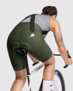 ASSOS Culotte Corto Mujer Uma GT S11 Moss Green - Imagen 4