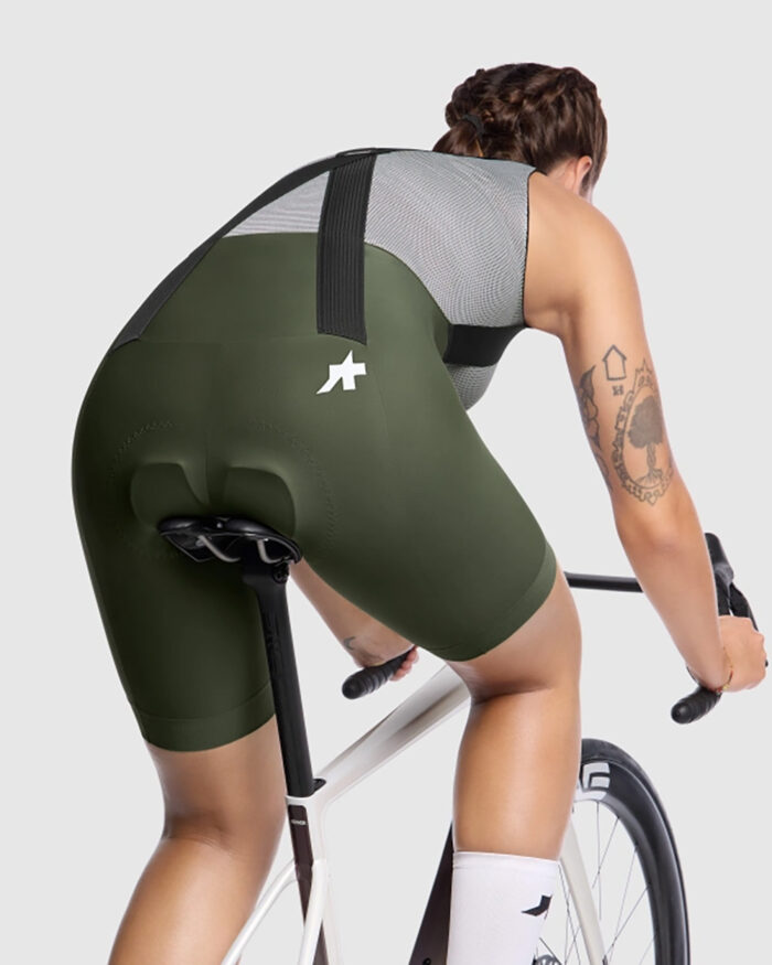 ASSOS Culotte Corto Mujer Uma GT S11 Moss Green - Imagen 4