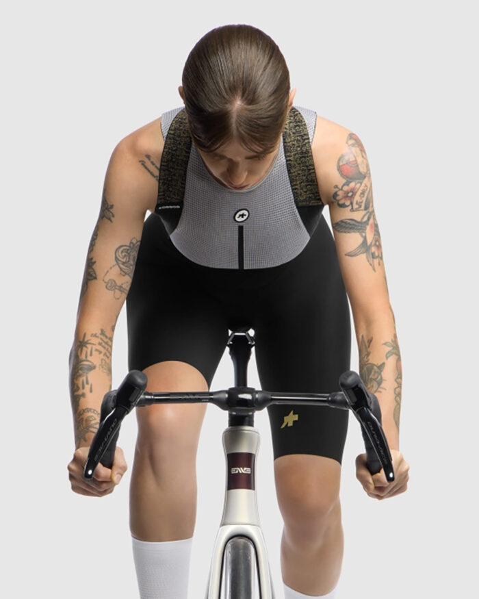 ASSOS Culotte Corto Mujer Uma GTV S11 Black Series - Imagen 3