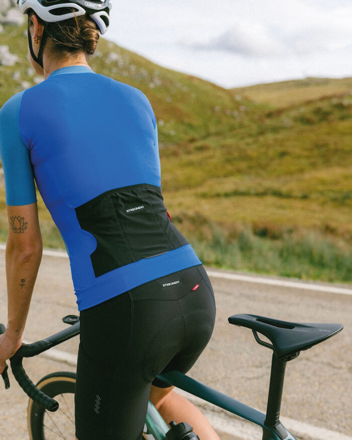 ETXEONDO Maillot Manga Corta Mujer Alda 110 azafata / indigo - Imagen 4