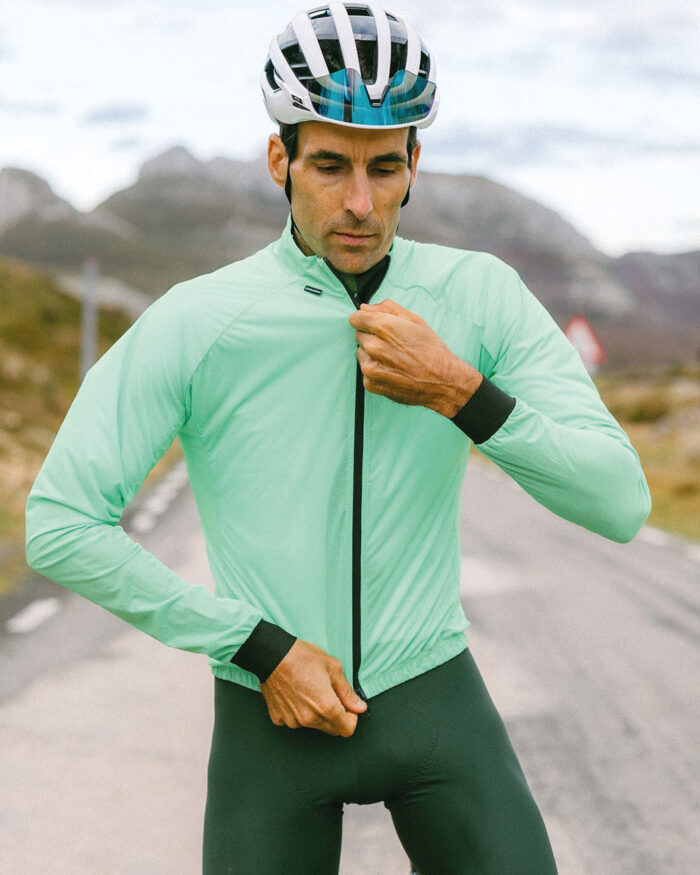 ETXEONDO Capa Chubasquero Cortavientos Unisex EON verde ácido - Imagen 3