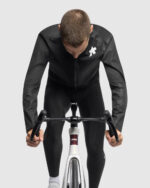 ASSOS Chaqueta Hombre Equipe RS Schlosshund Rain Jacket S11 Black Series - Imagen 3