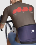 ASSOS Maillot Manga Corta Mujer Dyora R S11 We are the A Moka Brown - Imagen 4