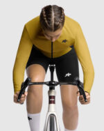 ASSOS Cortavientos Mujer Uma GT Wind S11 Golden Yellow - Imagen 3