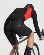 ASSOS Chaleco Mujer Dyora R Spring Fall S11 Lolly Red - Imagen 4