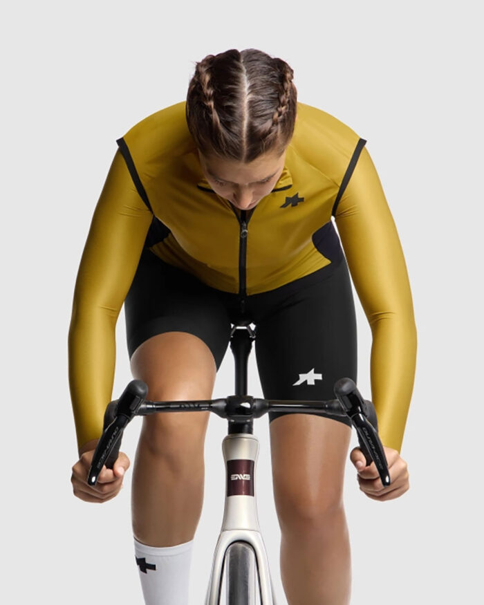 ASSOS Chaleco Mujer Uma GT Wind S11 Golden Yellow - Imagen 3