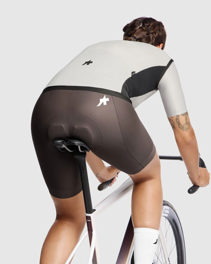 ASSOS Chaleco Mujer Uma GT Wind S11 Almond Milk - Imagen 4