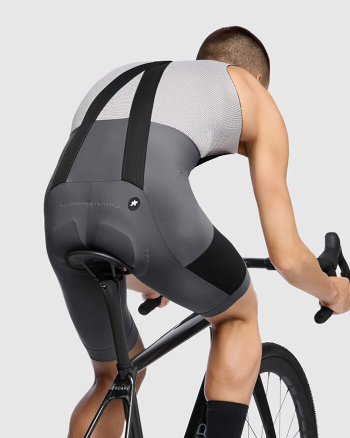 ASSOS Culotte Corto Hombre Tactica Kieskafer T5 Robust Grey - Imagen 3