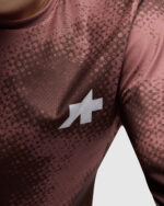 ASSOS Camiseta Manga Larga Unisex MTB Tactica T5 Mud-Flage Ground Brown - Imagen 5