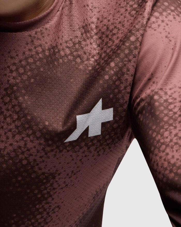 ASSOS Camiseta Manga Larga Unisex MTB Tactica T5 Mud-Flage Ground Brown - Imagen 5