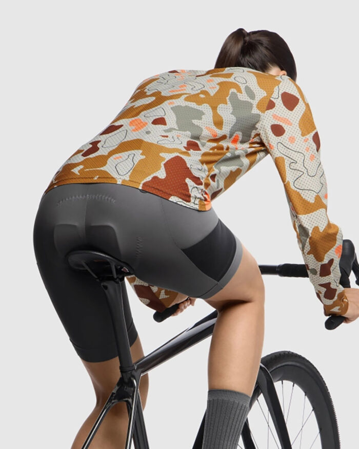 ASSOS Camiseta Manga Larga Unisex MTB Tactica T5 Mud-Flage Halftone Camo - Imagen 6