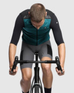 ASSOS Chaleco Unisex Tactica Shell Vest T5 Deep Petrol - Imagen 5