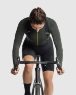 ASSOS Culotte Corto Mujer Tactica Spring Fall T5 Black Series - Imagen 3