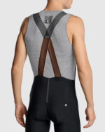 ASSOS Camiseta Interior Sin Mangas Hombre Summer P1 Grey Series - Imagen 4