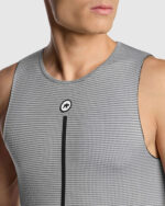 ASSOS Camiseta Interior Sin Mangas Hombre Summer P1 Grey Series - Imagen 5