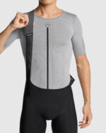 ASSOS Camiseta Interior Manga Corta Hombre Summer P1 Grey Series - Imagen 3